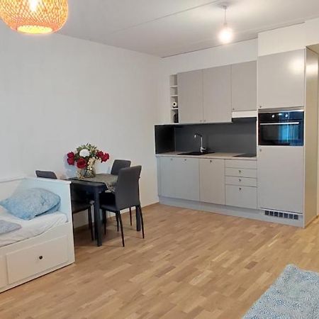 Ruby Studio 5Min To Vantaa Airport And 20Min To Helsinki Center Apartment Bagian luar foto