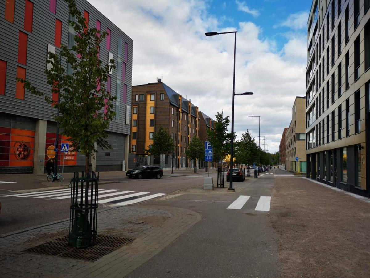 Ruby Studio 5Min To Vantaa Airport And 20Min To Helsinki Center Apartment Bagian luar foto